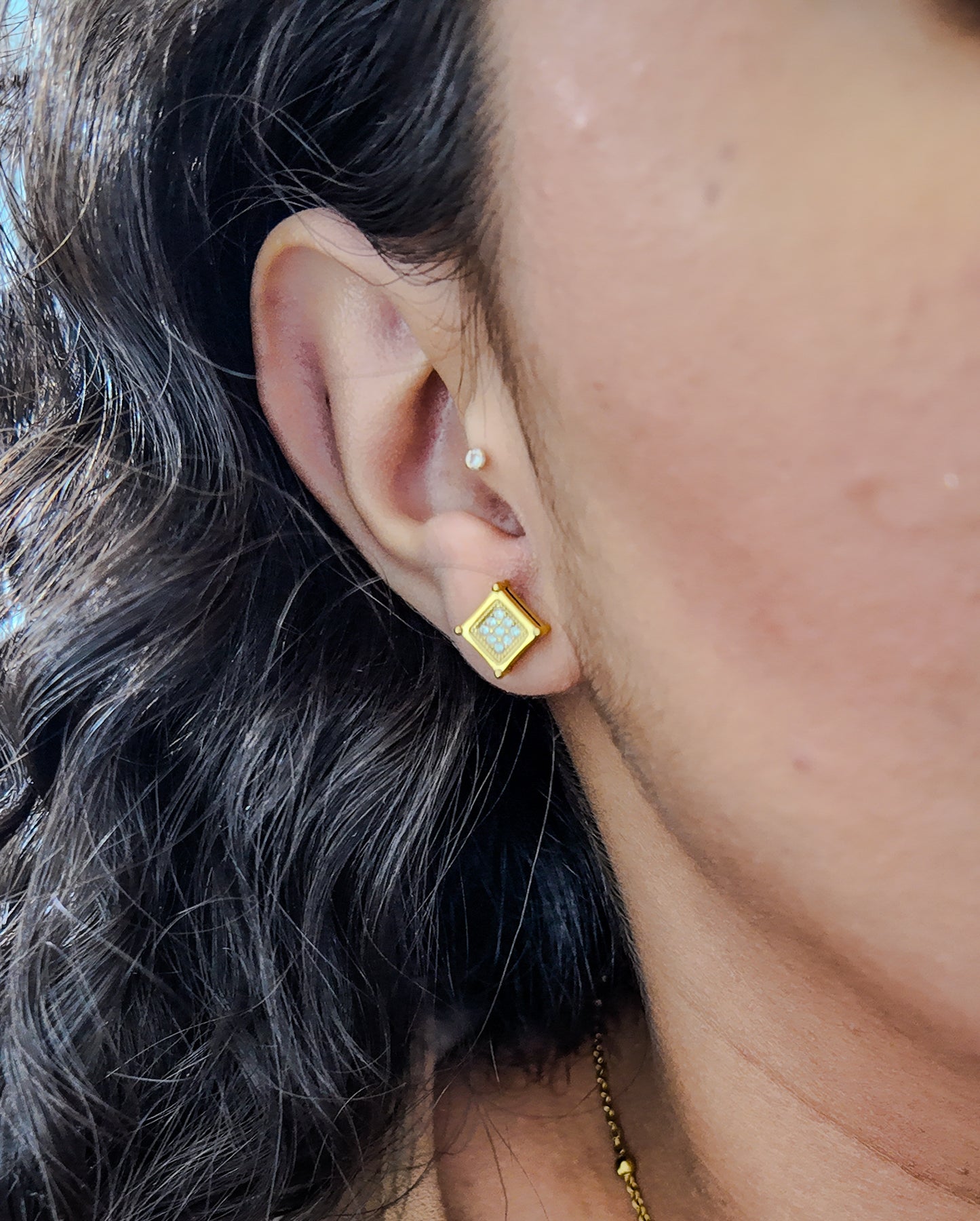 Aretes cuadrados con zirconias