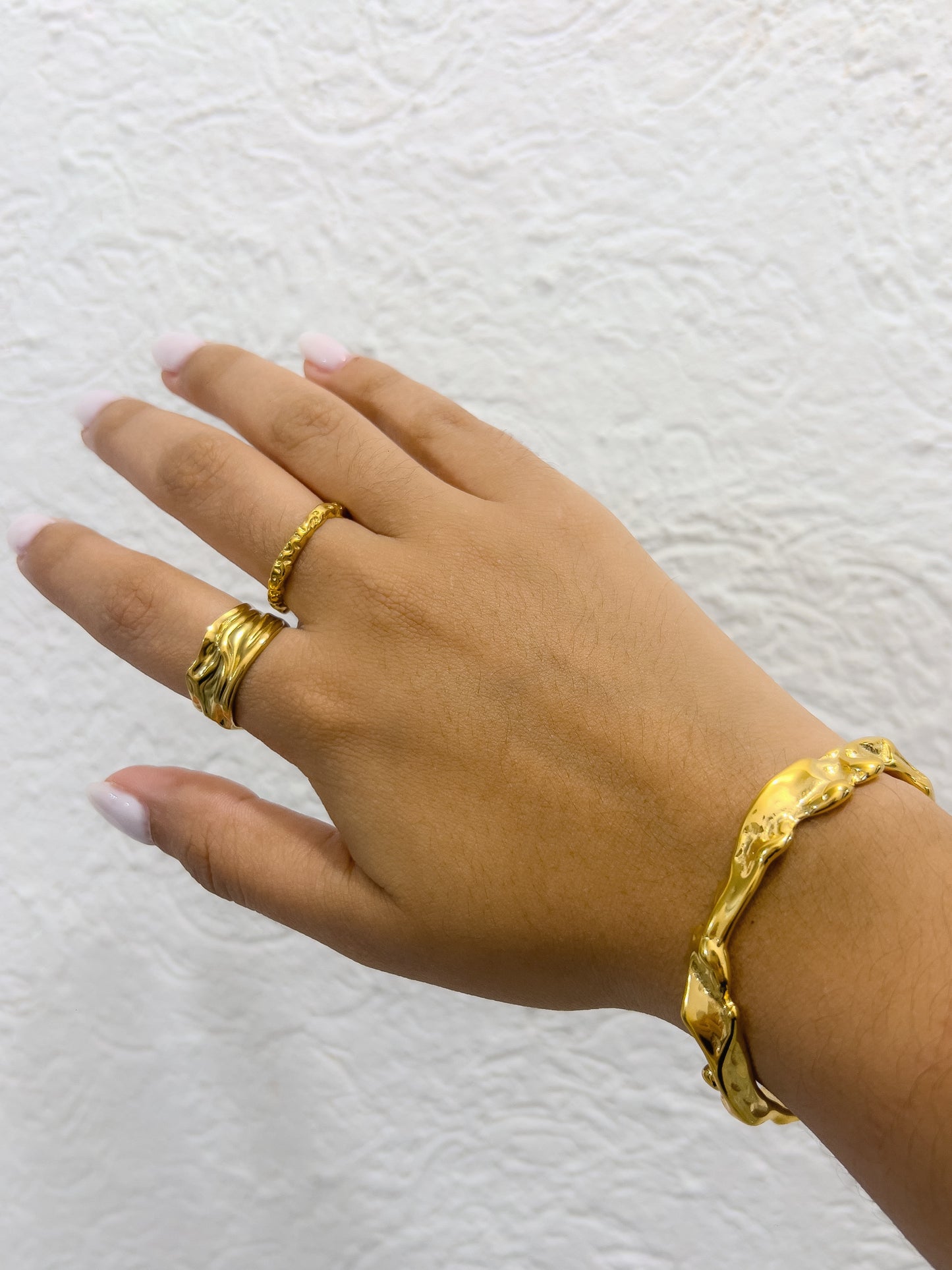 Anillo irregular delgado