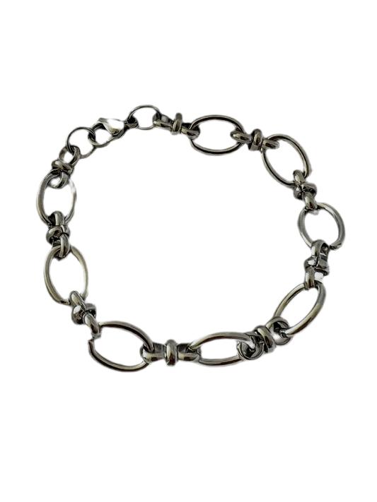 Pulsera enlazada