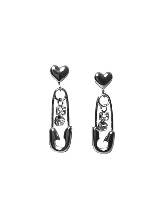 Aretes corazón con alfiler
