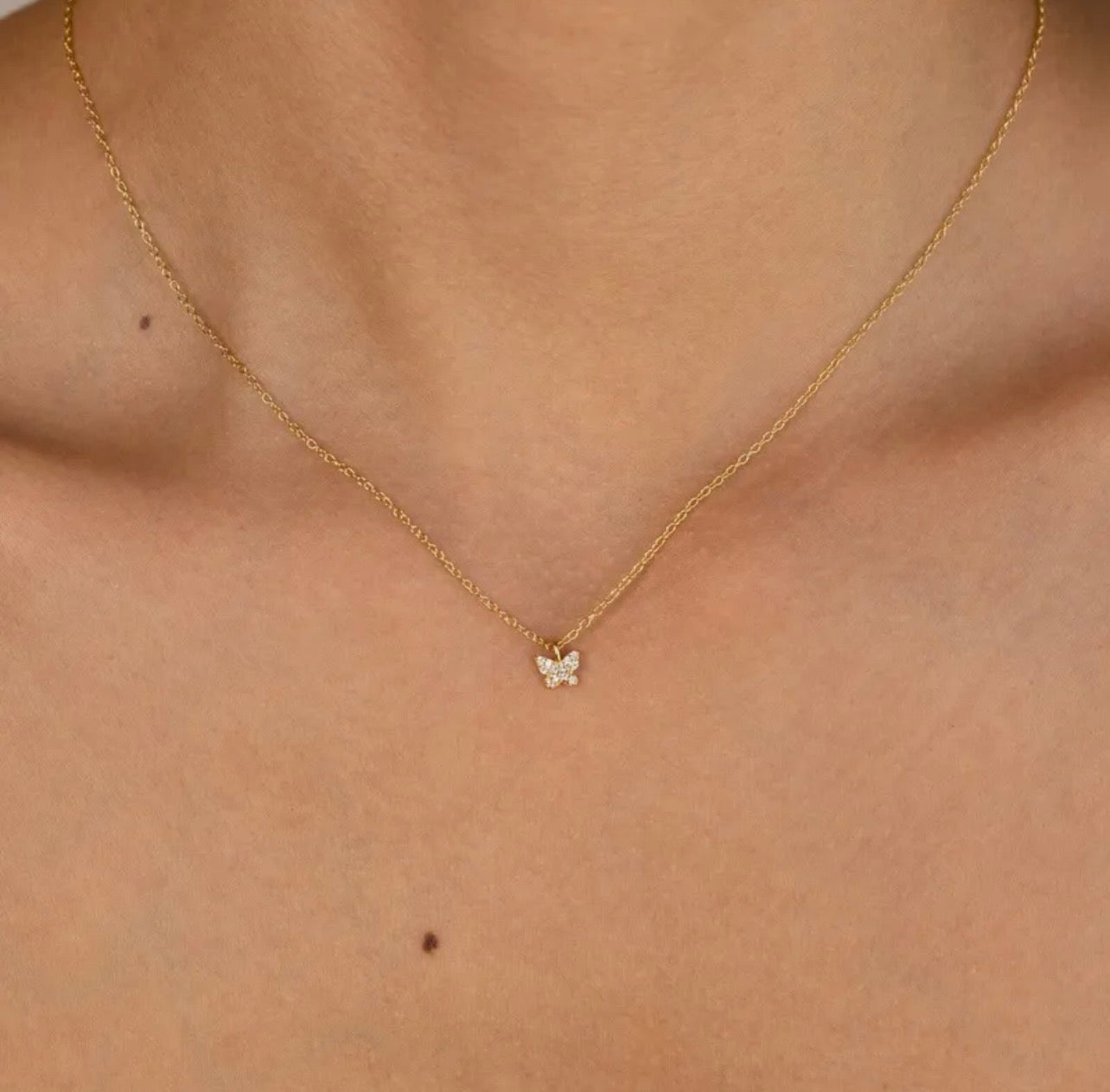 Collar mariposa de zirconias